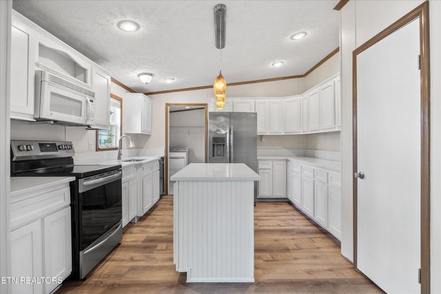 2943 Flicker Lane, Dandridge, TN 37725