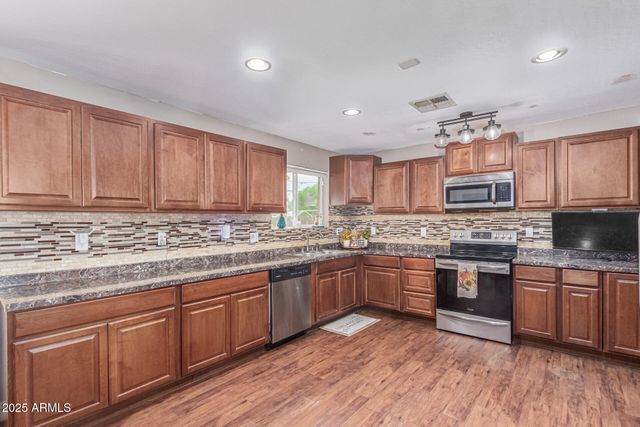 6821 W CAMPBELL Avenue, Phoenix, AZ 85033