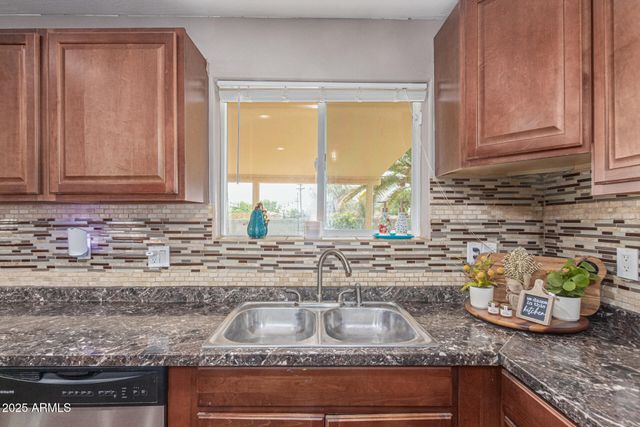 6821 W CAMPBELL Avenue, Phoenix, AZ 85033