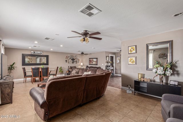 6821 W CAMPBELL Avenue, Phoenix, AZ 85033