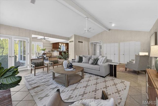 12044 Carberry Place, Town And Country, MO 63131