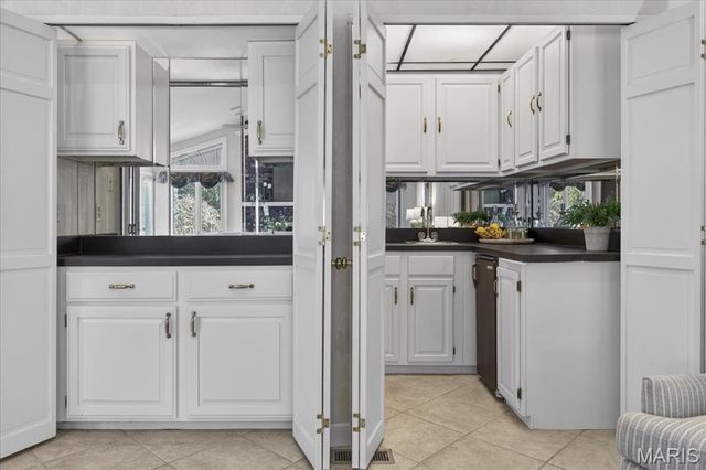 12044 Carberry Place, Town And Country, MO 63131