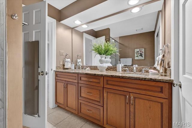 12044 Carberry Place, Town And Country, MO 63131