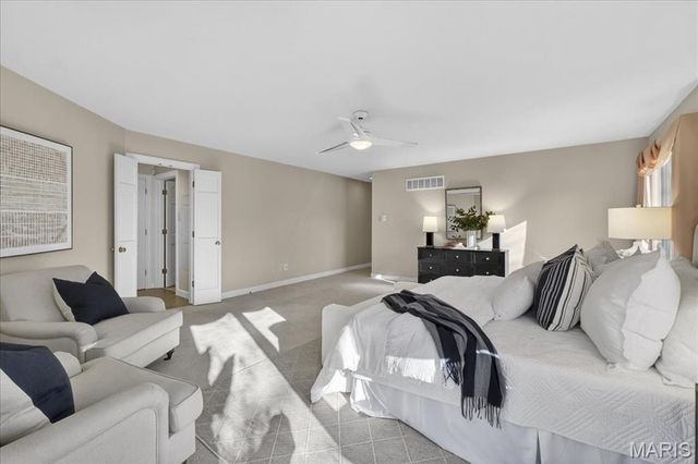 12044 Carberry Place, Town And Country, MO 63131