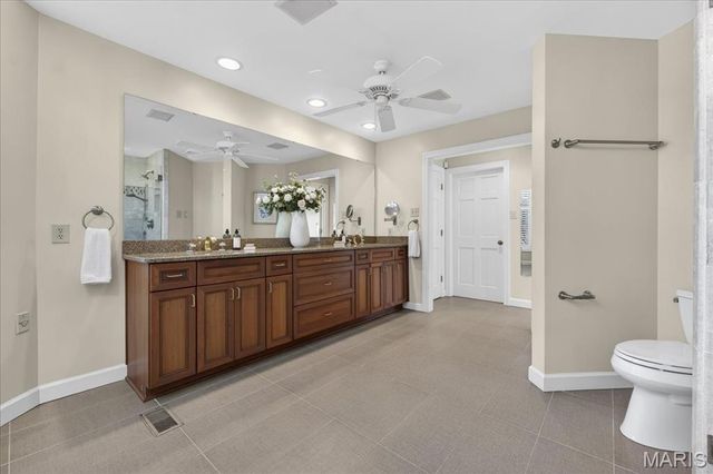 12044 Carberry Place, Town And Country, MO 63131