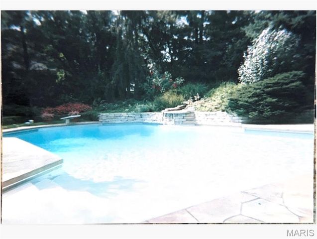 12044 Carberry Place, Town And Country, MO 63131