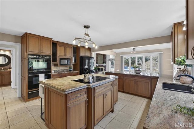 12044 Carberry Place, Town And Country, MO 63131