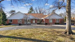 12044 Carberry Place, Town And Country, MO 63131