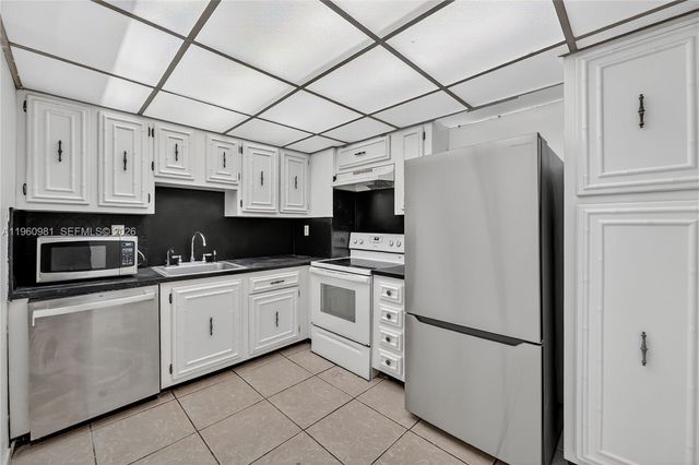 2655 Collins Ave 1502, Miami Beach, FL 33140