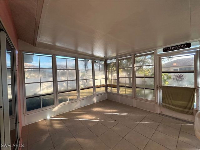 26 SW 19th LN, Cape Coral, FL 33991