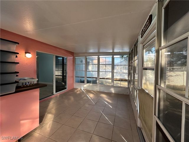 26 SW 19th LN, Cape Coral, FL 33991