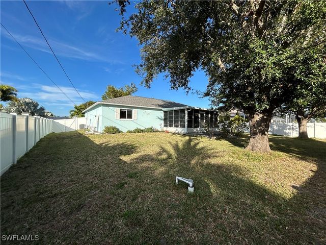 26 SW 19th LN, Cape Coral, FL 33991