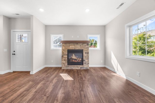 22332 Lilac Way, Forest Lake, MN 55025