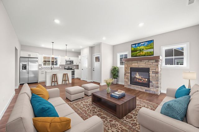 22332 Lilac Way, Forest Lake, MN 55025