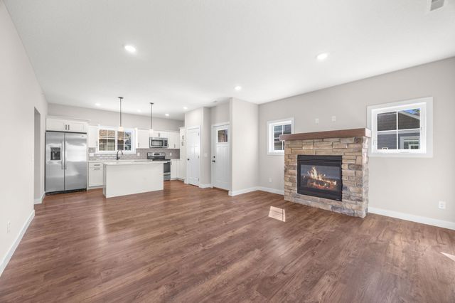 22332 Lilac Way, Forest Lake, MN 55025