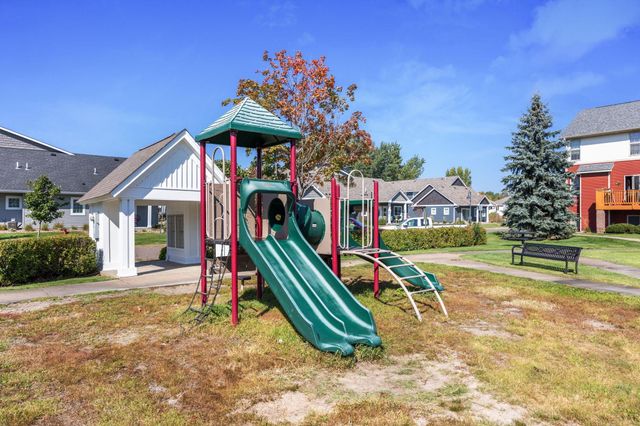 22332 Lilac Way, Forest Lake, MN 55025