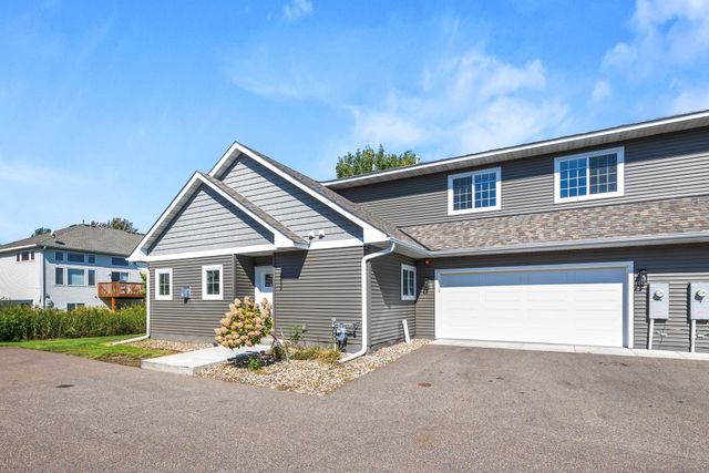 22332 Lilac Way, Forest Lake, MN 55025