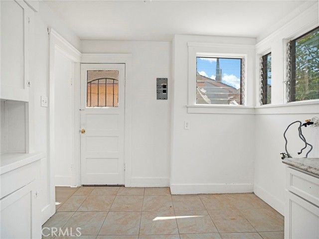 2201 Trinity, Los Angeles, CA 90011