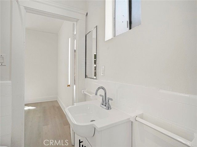 2201 Trinity, Los Angeles, CA 90011