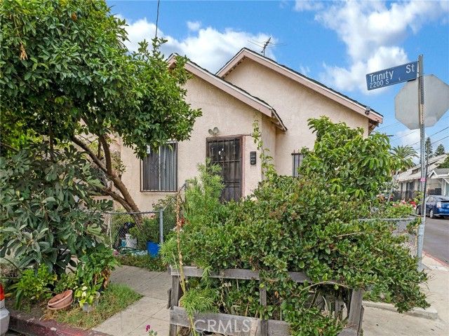 2201 Trinity, Los Angeles, CA 90011