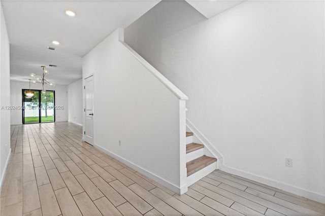18493 Glenstone Street, Jupiter, FL 33458