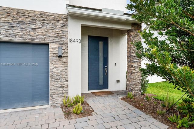 18493 Glenstone Street, Jupiter, FL 33458