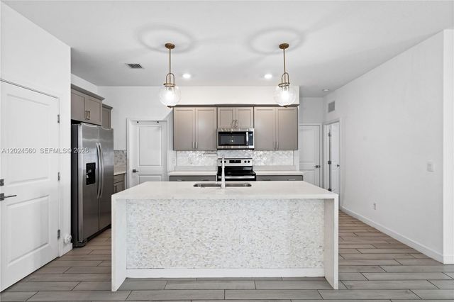 18493 Glenstone Street, Jupiter, FL 33458
