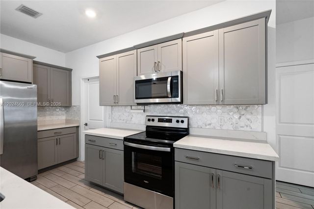 18493 Glenstone Street, Jupiter, FL 33458