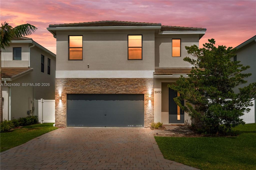18493 Glenstone Street, Jupiter, FL 33458
