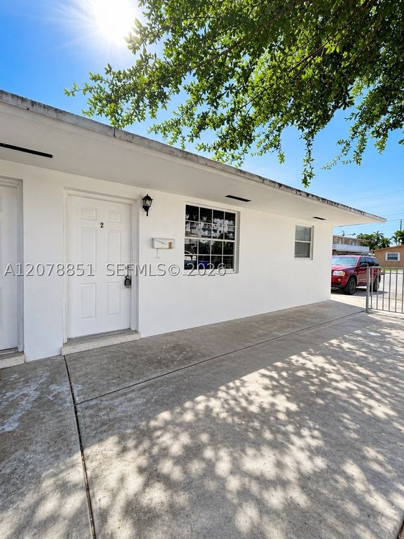 10841 SW 7th St 1, Sweetwater, FL 33174