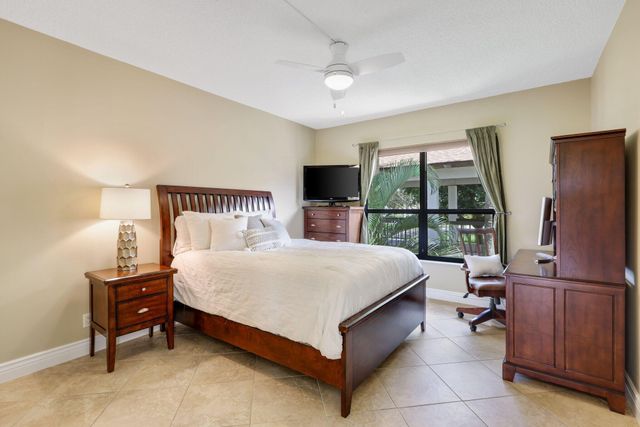 800 Greensward Court 203- I, Delray Beach, FL 33445