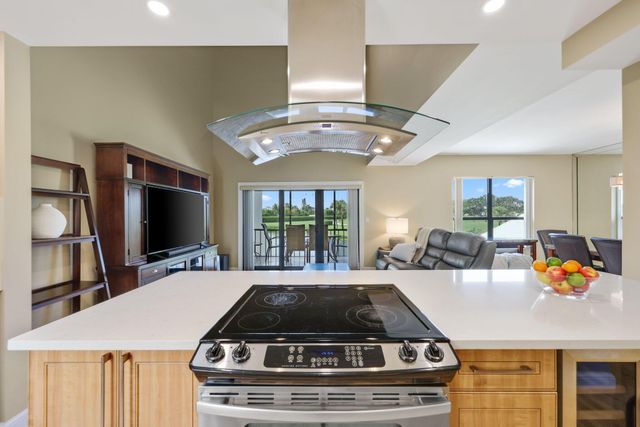 800 Greensward Court 203- I, Delray Beach, FL 33445