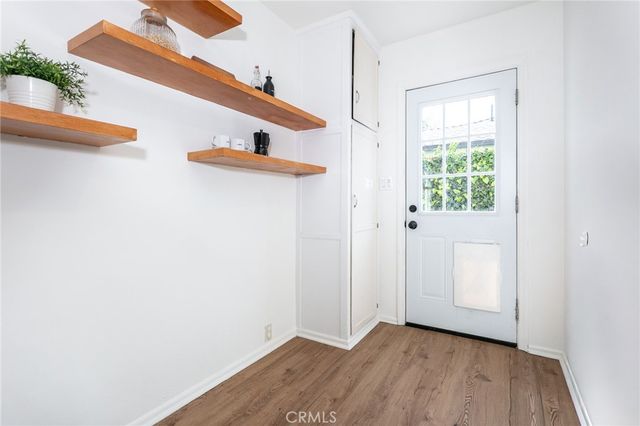 7513 Oak Park, Lake Balboa, CA 91406