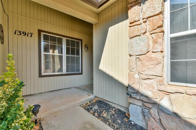 13917 E Crossing Way, Edmond, OK 73013