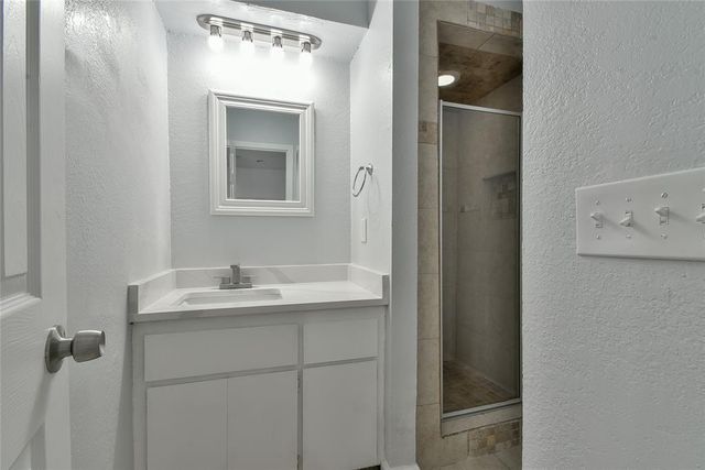 13917 E Crossing Way, Edmond, OK 73013