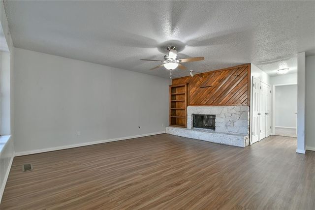 13917 E Crossing Way, Edmond, OK 73013