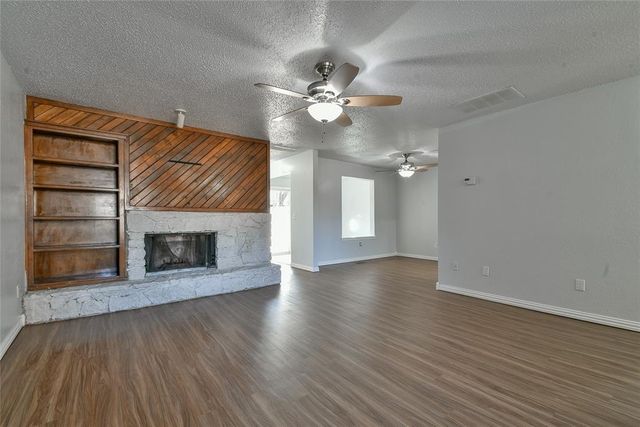 13917 E Crossing Way, Edmond, OK 73013