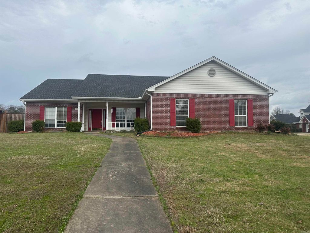 117 Grizzly Bear Rd., White Hall, AR 71602