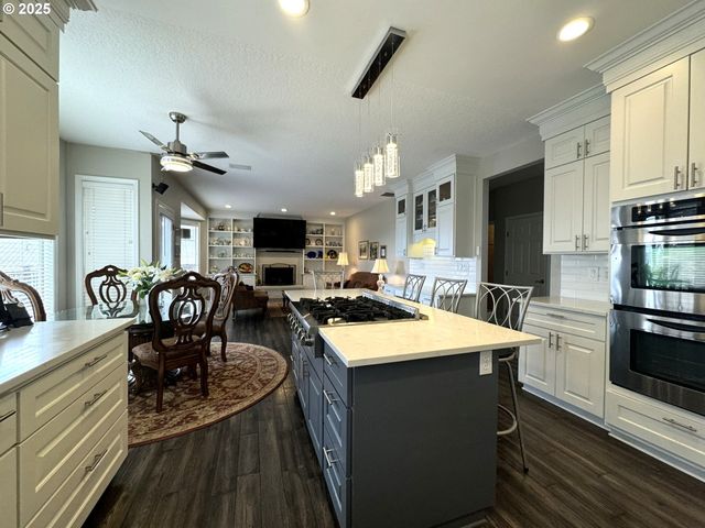 11782 Se MOUNTAIN SUN Dr, Clackamas, OR 97015