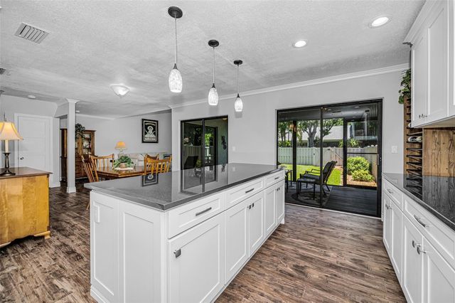 932 MYAKKA COURT NE, St Petersburg, FL 33702