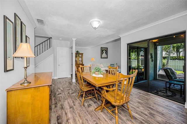 932 MYAKKA COURT NE, St Petersburg, FL 33702