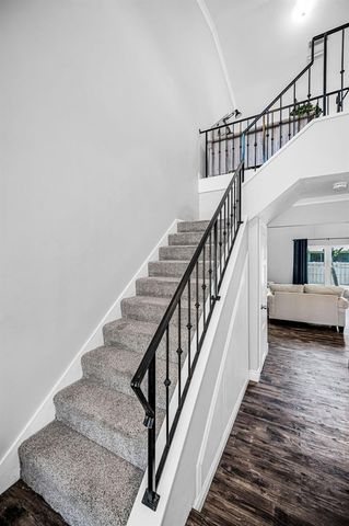 932 MYAKKA COURT NE, St Petersburg, FL 33702