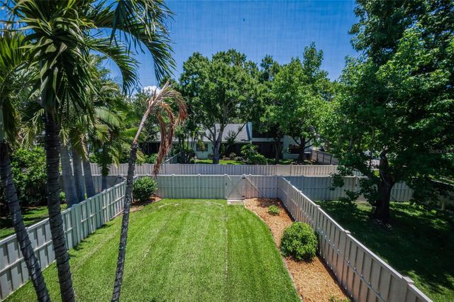 932 MYAKKA COURT NE, St Petersburg, FL 33702
