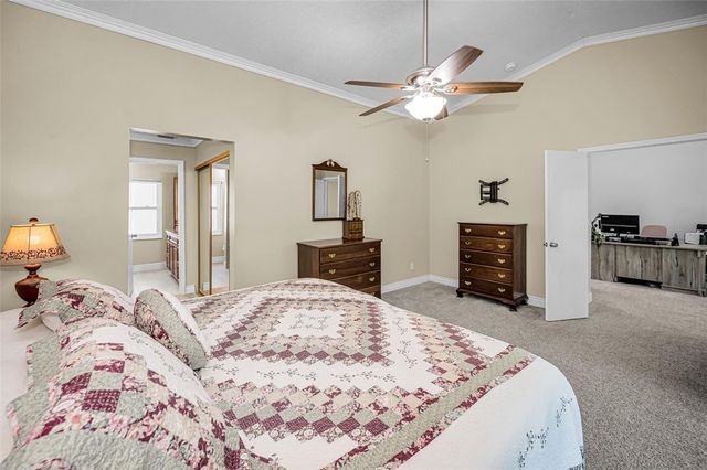 932 MYAKKA COURT NE, St Petersburg, FL 33702