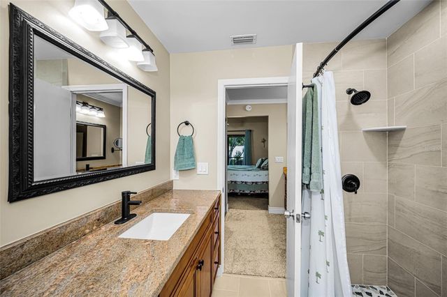 932 MYAKKA COURT NE, St Petersburg, FL 33702