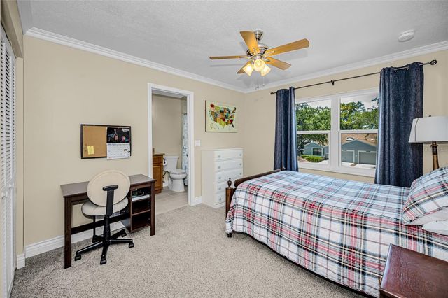 932 MYAKKA COURT NE, St Petersburg, FL 33702