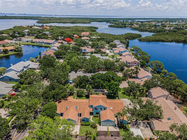 932 MYAKKA COURT NE, St Petersburg, FL 33702