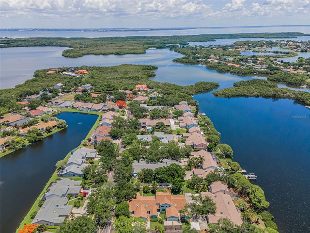 932 MYAKKA COURT NE, St Petersburg, FL 33702