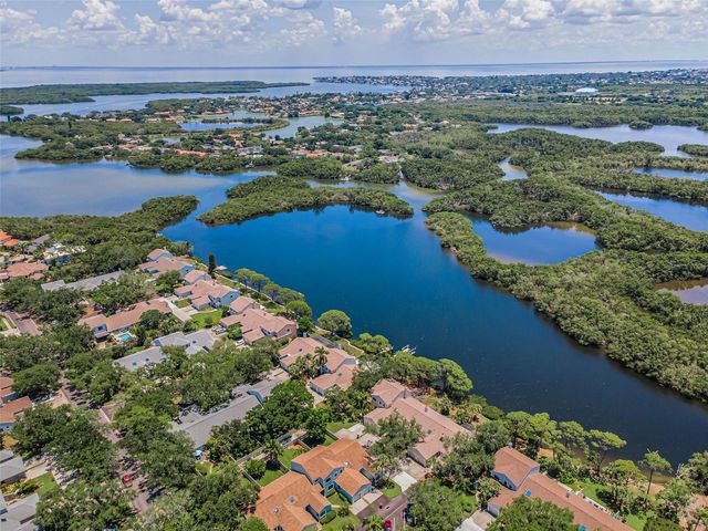 932 MYAKKA COURT NE, St Petersburg, FL 33702