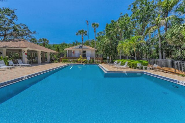 932 MYAKKA COURT NE, St Petersburg, FL 33702